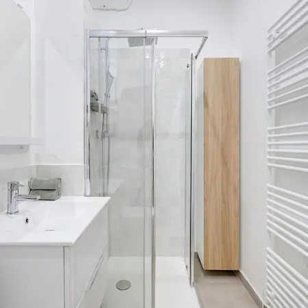 شقة Bnbnook - Chic 1br Close To Pompidou & Les Halles باريس